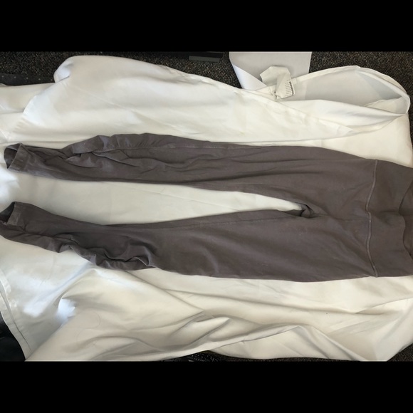 Lululemon size 4 Inner Glow Tight - Picture 4 of 8